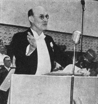 H. Topsøe-Jensen taler ved højtideligheden for H.C. Andersen på Odense rådhus 2. april 1955