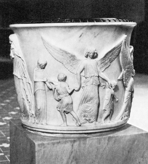 Detalje af døbefont i Faaborg kirke